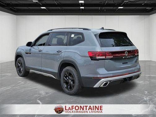 2025 Volkswagen Atlas 2.0T Peak Edition
