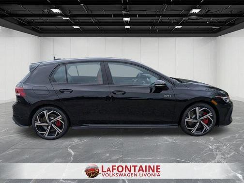 2025 Volkswagen Golf GTI 2.0T SE