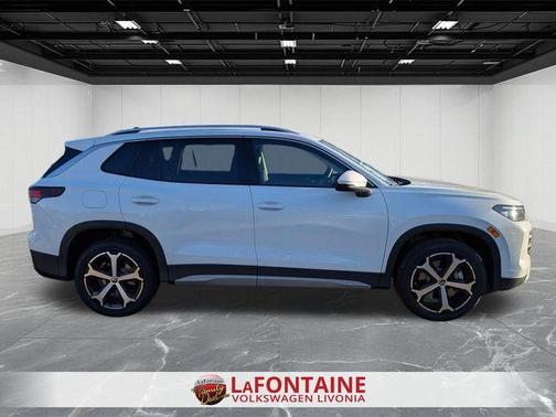 2025 Volkswagen Tiguan 2.0T SE