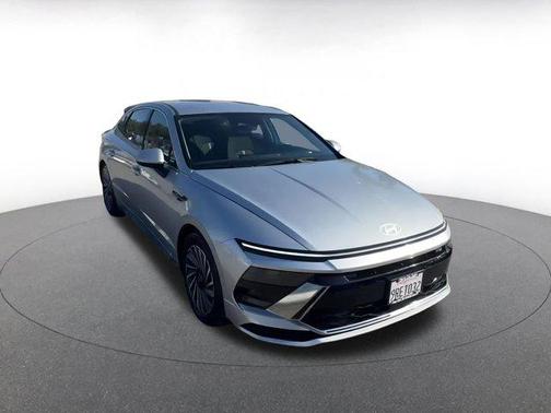 2025 Hyundai SONATA Hybrid SE