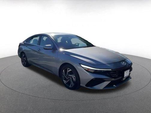 2025 Hyundai ELANTRA SEL