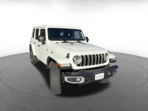 2025 Jeep Wrangler 4-Door Sahara 4x4