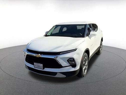 Summit White 2025 Chevrolet Blazer 2LT