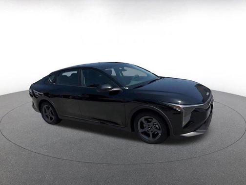 Aurora Black Pearl 2025 Kia K4 LXS