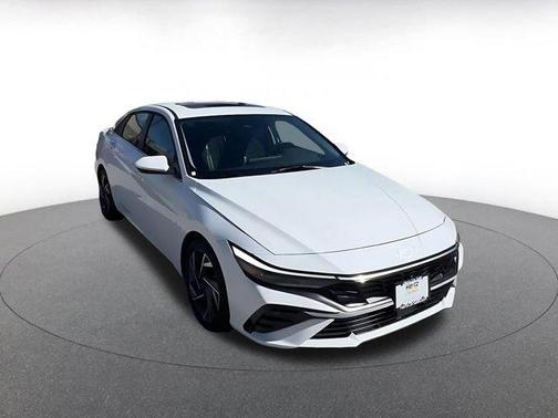 2025 Hyundai ELANTRA SEL