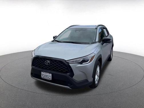 2025 Toyota Corolla Cross LE