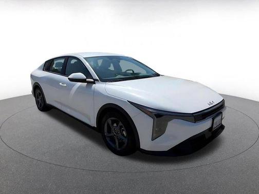 Snow White Pearl 2025 Kia K4 LXS