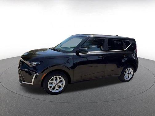 Fusion Black 2025 Kia Soul LX