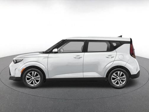 Snow White Pearl 2025 Kia Soul LX