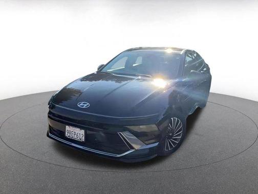 2025 Hyundai SONATA Hybrid SE