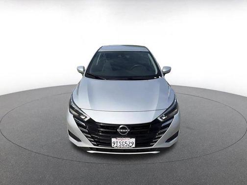 Brilliant Silver Metallic 2025 Nissan Versa 1.6 SV