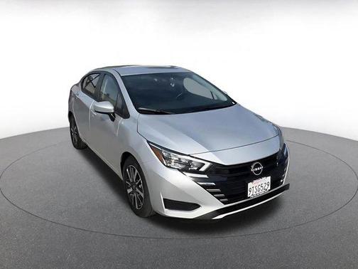 Brilliant Silver Metallic 2025 Nissan Versa 1.6 SV