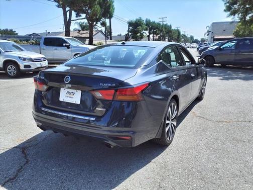 Photo 5 of 28 of 2020 Nissan Altima 2.0 Platinum