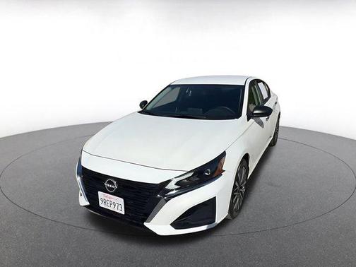 2025 Nissan Altima SV FWD