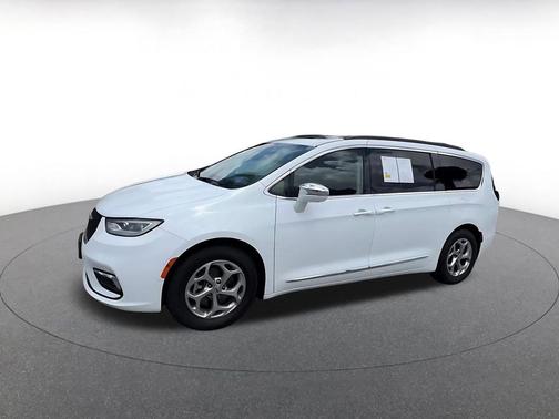 Bright White Clearcoat 2022 Chrysler Pacifica Limited
