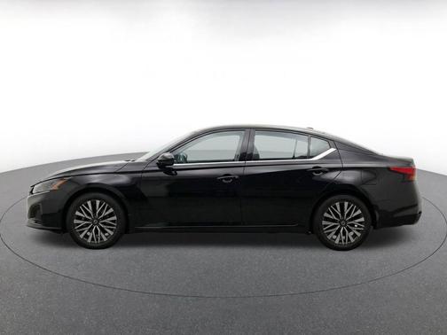 Super Black 2025 Nissan Altima SV FWD