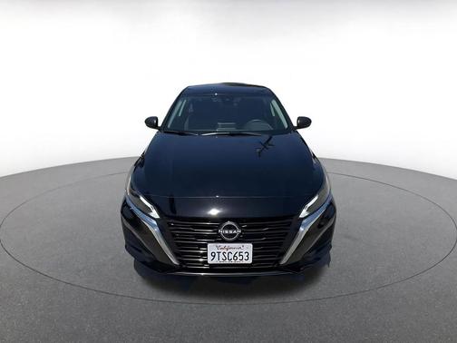 Super Black 2025 Nissan Altima SV FWD