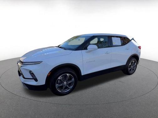 Summit White 2025 Chevrolet Blazer 2LT