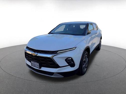 Summit White 2025 Chevrolet Blazer 2LT