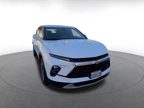 Summit White 2025 Chevrolet Blazer 2LT