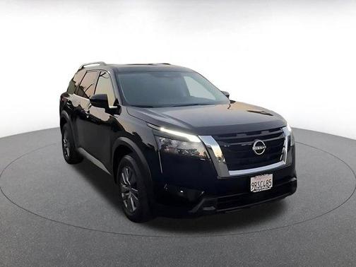 2025 Nissan Pathfinder SV FWD