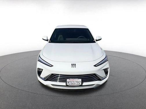 Summit White 2025 Buick Envista Preferred FWD