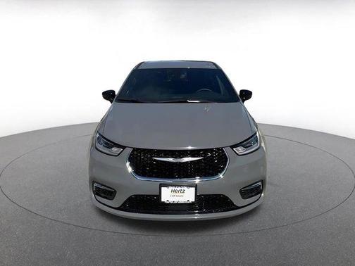 2025 Chrysler Pacifica L