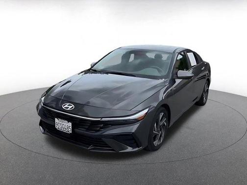 2025 Hyundai ELANTRA SEL