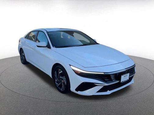 2025 Hyundai ELANTRA SEL