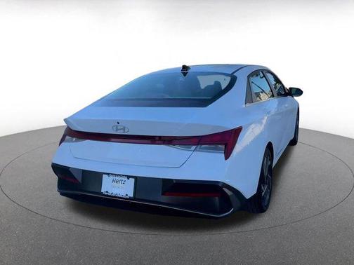 2025 Hyundai ELANTRA SEL