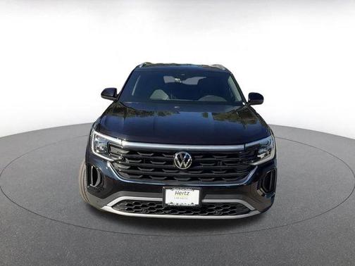 2025 Volkswagen Atlas Cross Sport 2.0T SE w/Technology 4MOTION