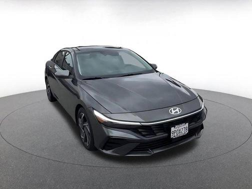 2025 Hyundai ELANTRA Limited