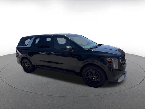 Aurora Black Pearl 2026 Kia Carnival LXS