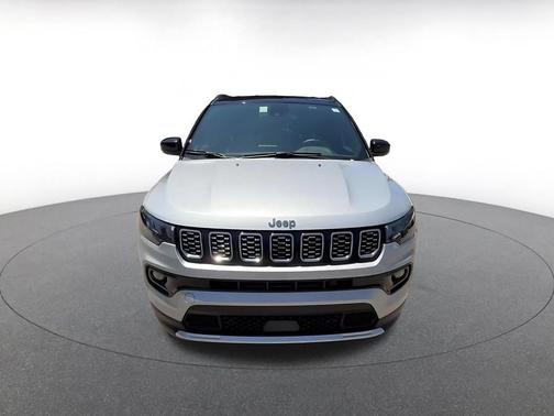 Silver Zynith Metallic Clearcoat 2025 Jeep Compass Limited