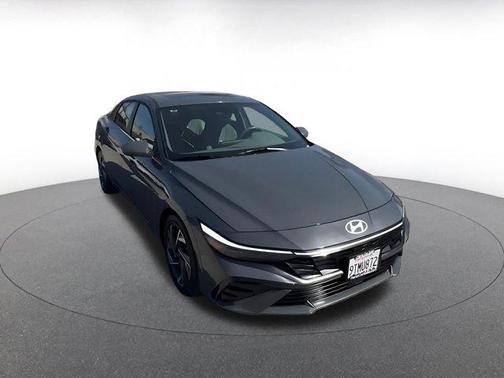 2025 Hyundai ELANTRA SEL