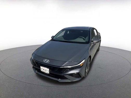 2025 Hyundai ELANTRA SEL