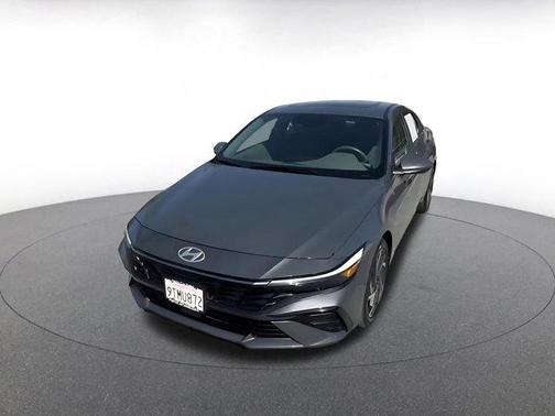 2025 Hyundai ELANTRA SEL