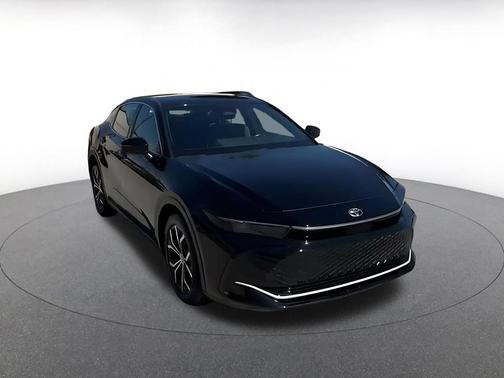 Black 2025 Toyota Crown XLE