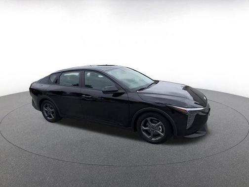 Aurora Black Pearl 2025 Kia K4 LXS
