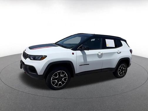 Bright White Clearcoat 2025 Jeep Compass Trailhawk