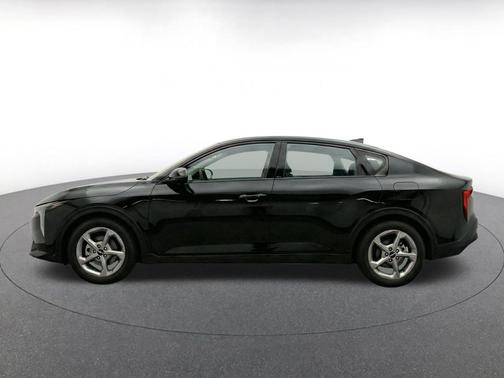 Aurora Black Pearl 2025 Kia K4 LXS