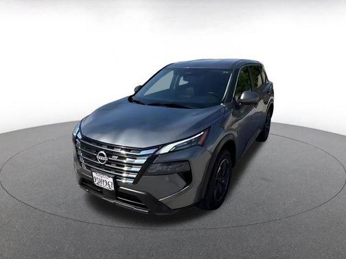 Gun Metallic 2025 Nissan Rogue SV