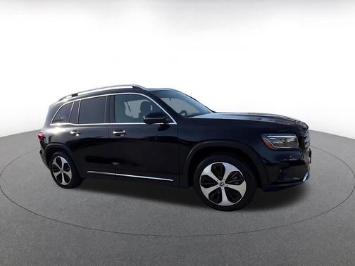 Black 2025 Mercedes-Benz GLB 250 4MATIC
