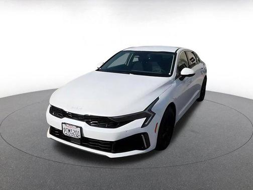 Snow White Pearl 2025 Kia K5 LXS