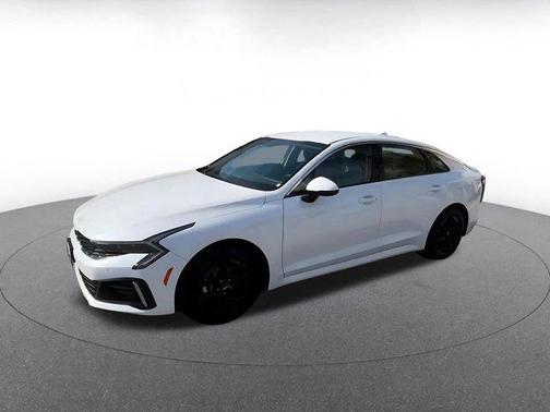 Snow White Pearl 2025 Kia K5 LXS