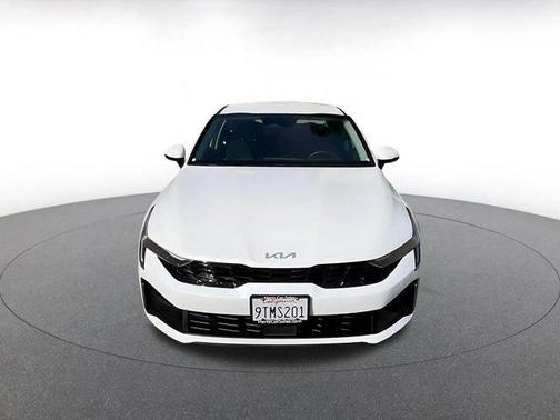 Snow White Pearl 2025 Kia K5 LXS