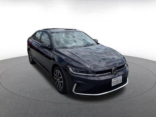 Deep Black Pearl 2025 Volkswagen Jetta 1.5T SE