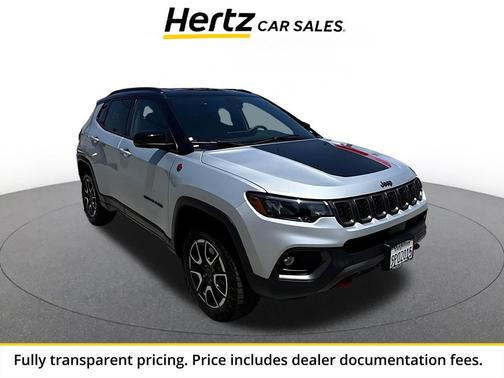 Silver Zynith Metallic Clearcoat 2025 Jeep Compass Trailhawk