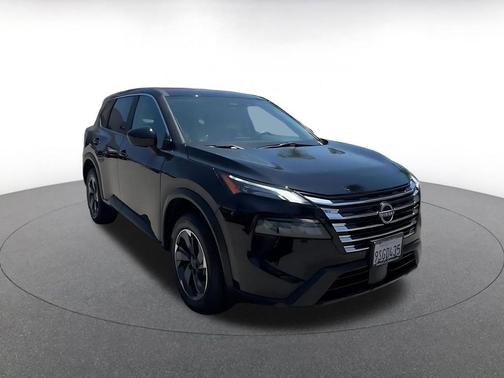 Super Black 2025 Nissan Rogue SV