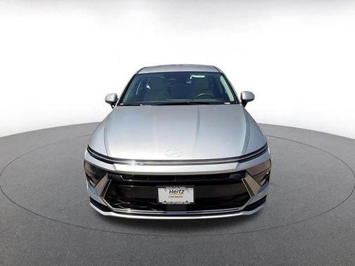 Aero Silver 2025 Hyundai SONATA Hybrid SE